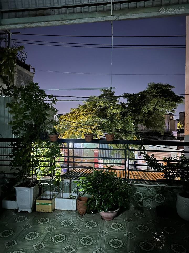 Bán np đẹp xuất sắc tại lê thị hoa, 10,5 tỷ, 150m2, 14pn, 2 tầng