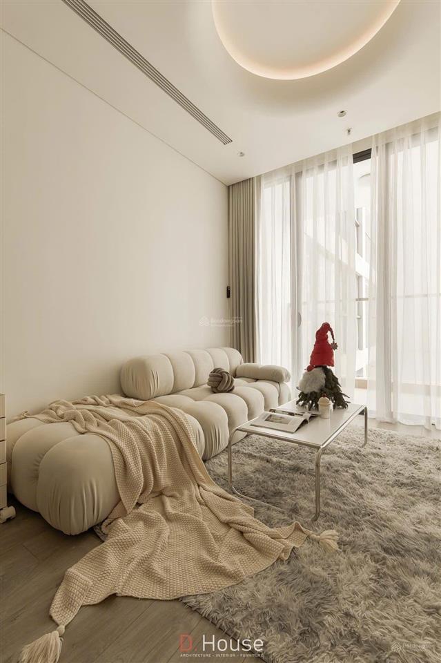 Giá 5,3 tỷ sở hữu căn 2 ngủ 69m sẵn sổ giao dịch tại sky central, 0702 124 ***
