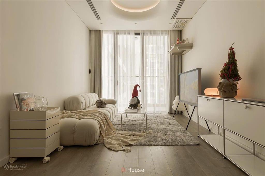 Giá 5,3 tỷ sở hữu căn 2 ngủ 69m sẵn sổ giao dịch tại sky central, 0702 124 ***