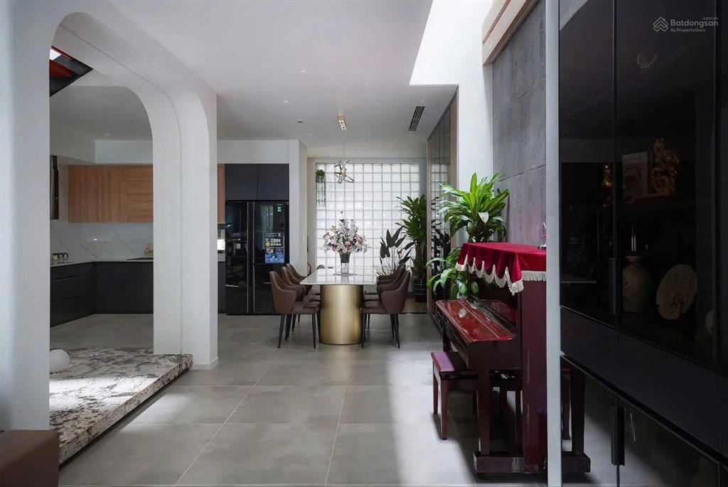 Giá rẻ 8,5 tỷ đã có căn 2 ngủ 80m full nội thất tầng trung săn sổ tại mandarin garden 2, 0702 124 ***