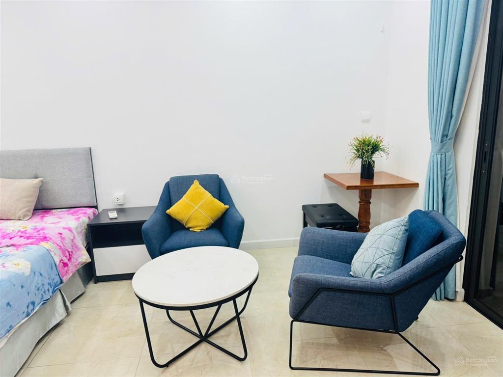 Cho thuê cc 3pn 105m full đồ giá 12.5tr giá hời vào ở được luôn tại rose town 79 ngọc hồi