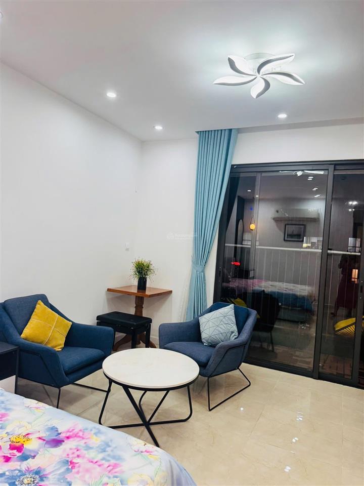 Cho thuê cc 3pn 105m full đồ giá 12.5tr giá hời vào ở được luôn tại rose town 79 ngọc hồi