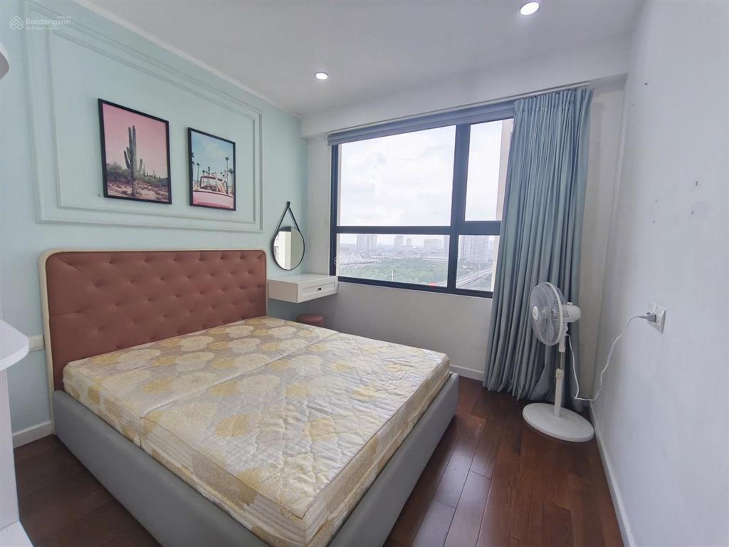 Cho thuê căn 75m2 11tr, 2pn, 2wc ban công đông nam tại rose town, ngọc hồi, hoàng mai, hà nội