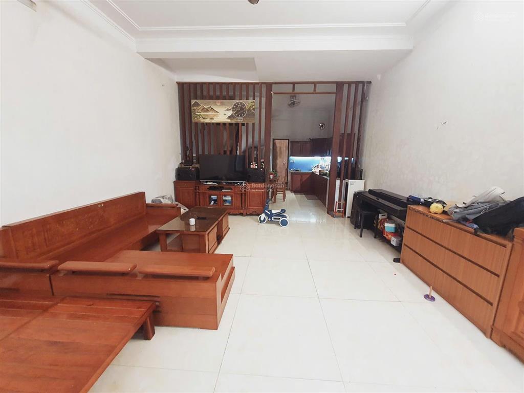 Bán nhà riêng 85m2, hướng nam, an ninh an toàn, ô tô vào sân.
