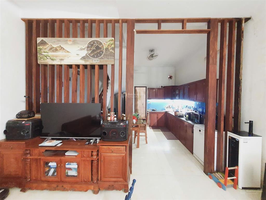Bán nhà riêng 85m2, hướng nam, an ninh an toàn, ô tô vào sân.