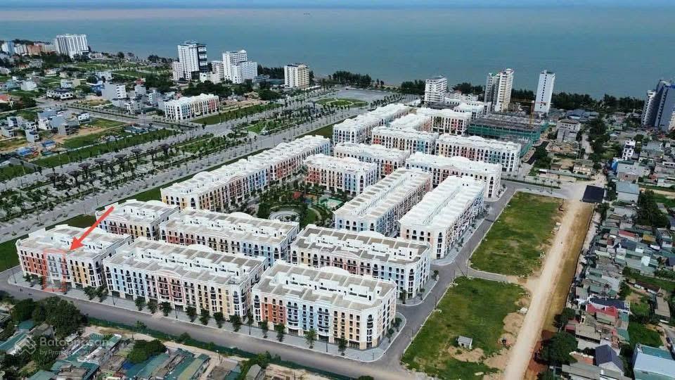 Bán gấp căn sh trục đường lớn nguyễn du, giá bán gấp  0961 682 ***