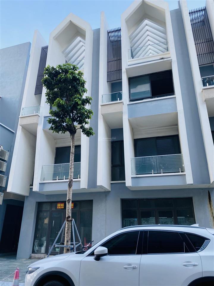 Liền kề 90m tại trung tâm hạ longcách biển 30m .đối diện toà chung cư 38 tầng. kinh doanh sầm uất