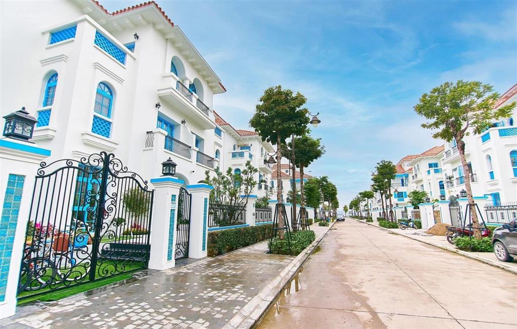 Bán biệt thự song lập feria tại trung tâm dl bãi cháy sổ cầm tay