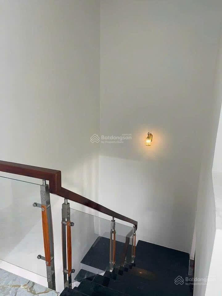 Bán gấp nhà đường dương đình cúc gần tiểu học lương thế vinh. dt 105m². giá 3.2 tỷ