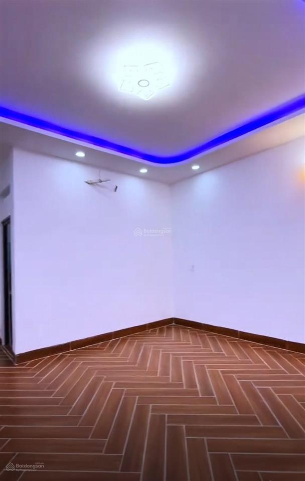 Chủ kẹt bán gấp nhà nguyễn cữu phú gần đh phạm ngọc thạch . giá 1 tỷ 100 triệu. diện tích 120m2 shr