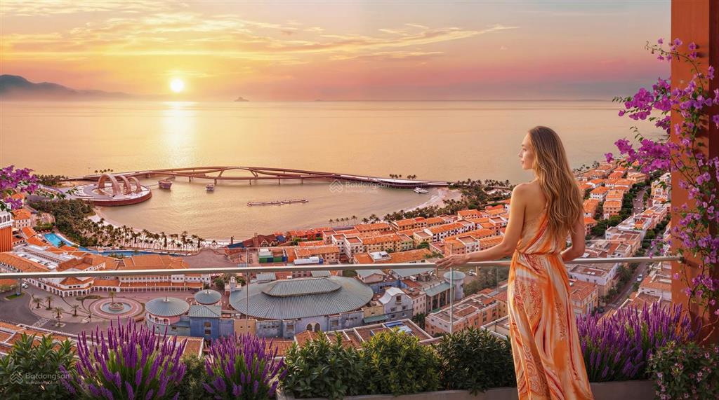 Chỉ 4 tỷ  sở hữu căn hộ biển full nội thất 5, view cầu hôn