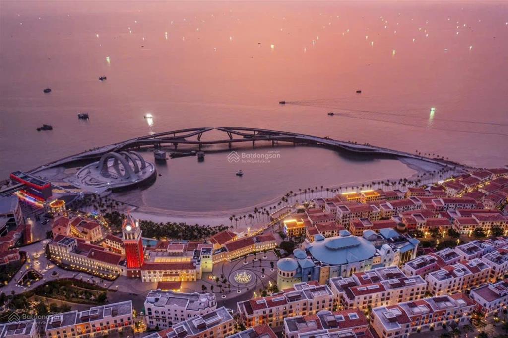 Còn suất cho ai có tầm nhìn chỉ với 699tr  sở hữu ngay căn hộ biển phú q, dòng tiền hơn 20tr/tháng