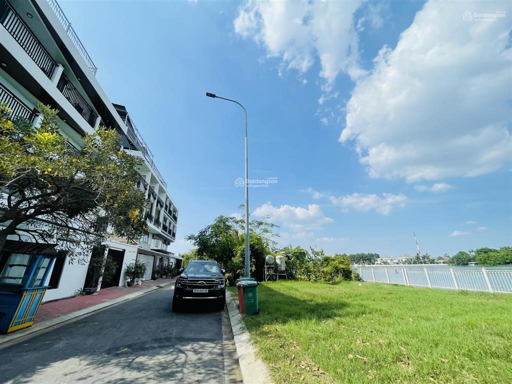 Khu thượng lưu sinh sống  view công viên, hướng sông bình lợi  ngang 6x20m  chỉ 12.8 tỷ