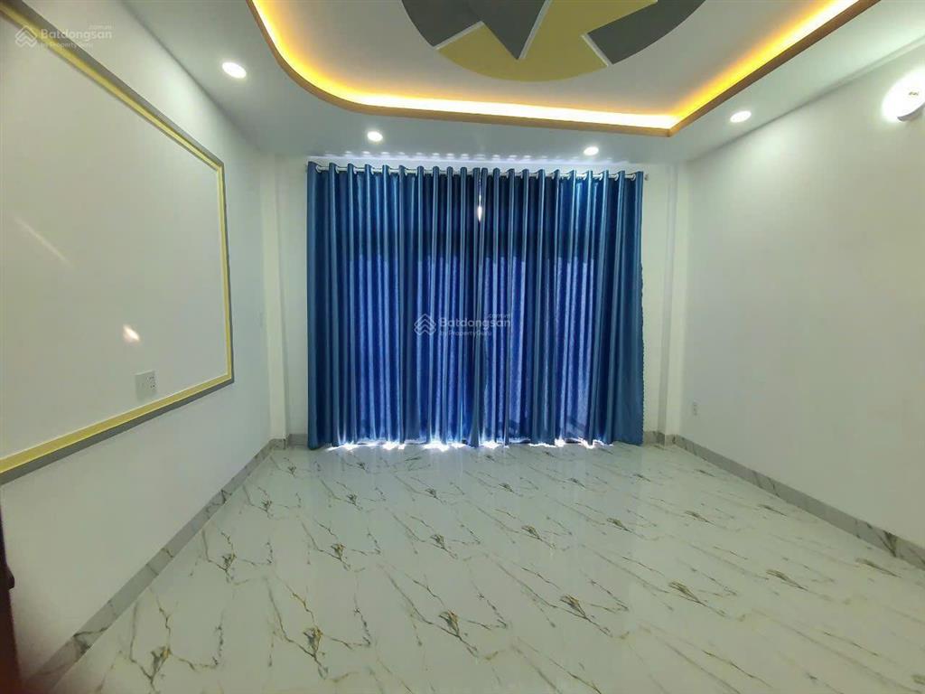 Giảm 11.8 tỷ! hxh ung văn khiêm 4.6x19m  hđ khoán 35tr/tháng  ngay trường đại học hutech