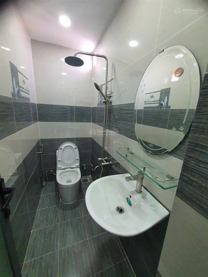 Giảm 11.8 tỷ! hxh ung văn khiêm 4.6x19m  hđ khoán 35tr/tháng  ngay trường đại học hutech