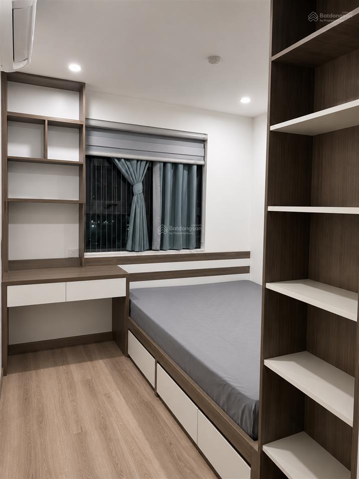 Căn hộ full nội thất  tầng cao view thoáng  chỉ xách vali về ở
