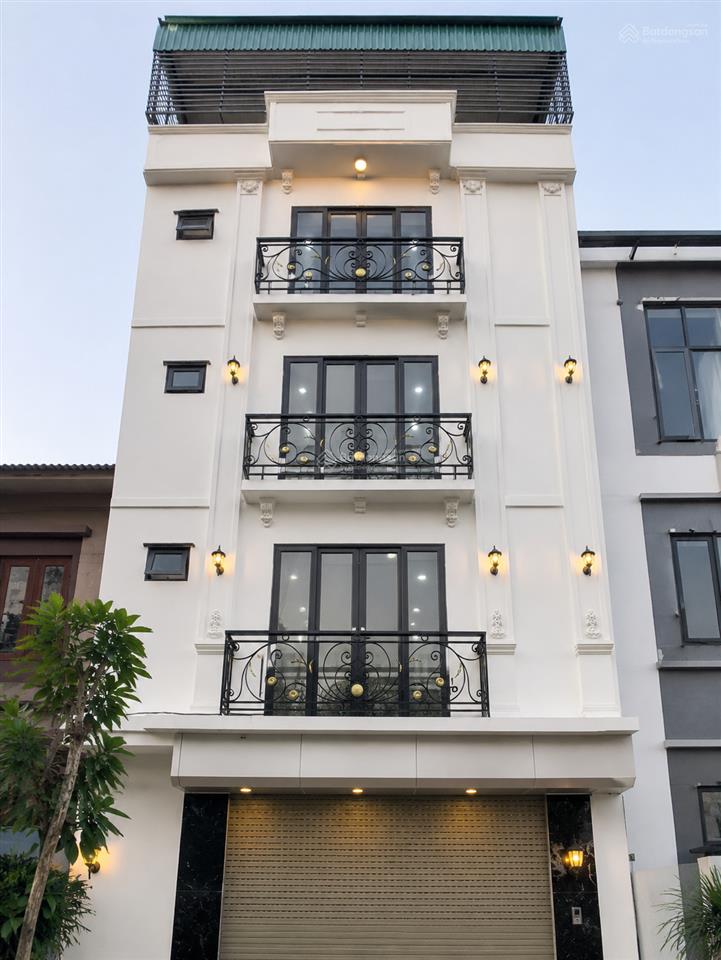 Nhà thụy phương 5 tầng ở ngay  gần phố  khu vực dân trí cao