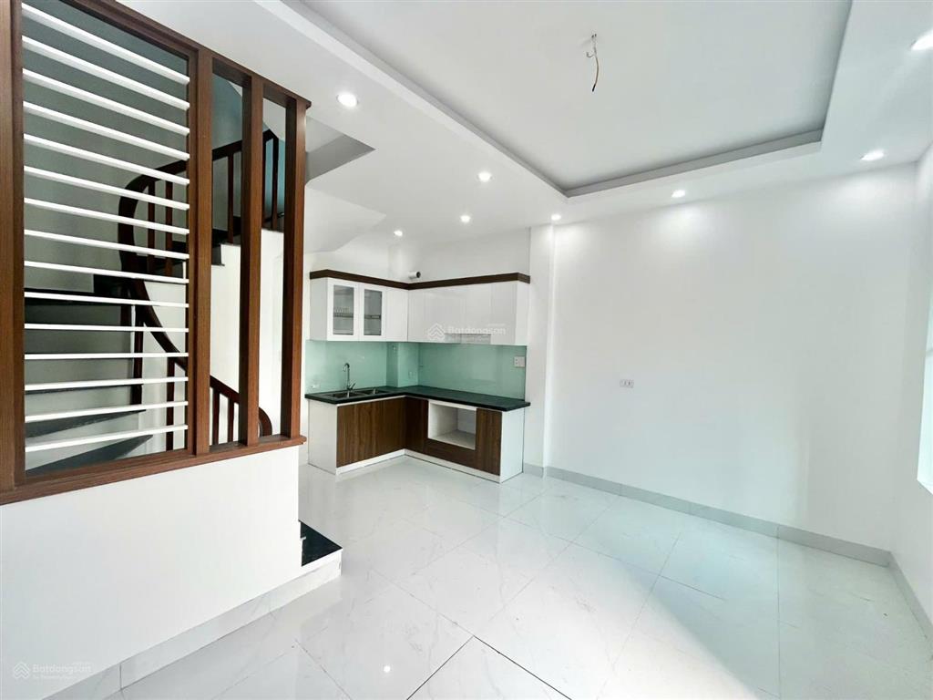 Nhà 5 tầng bắc từ liêm  ngõ thoáng, gần phố  ở cực tiện