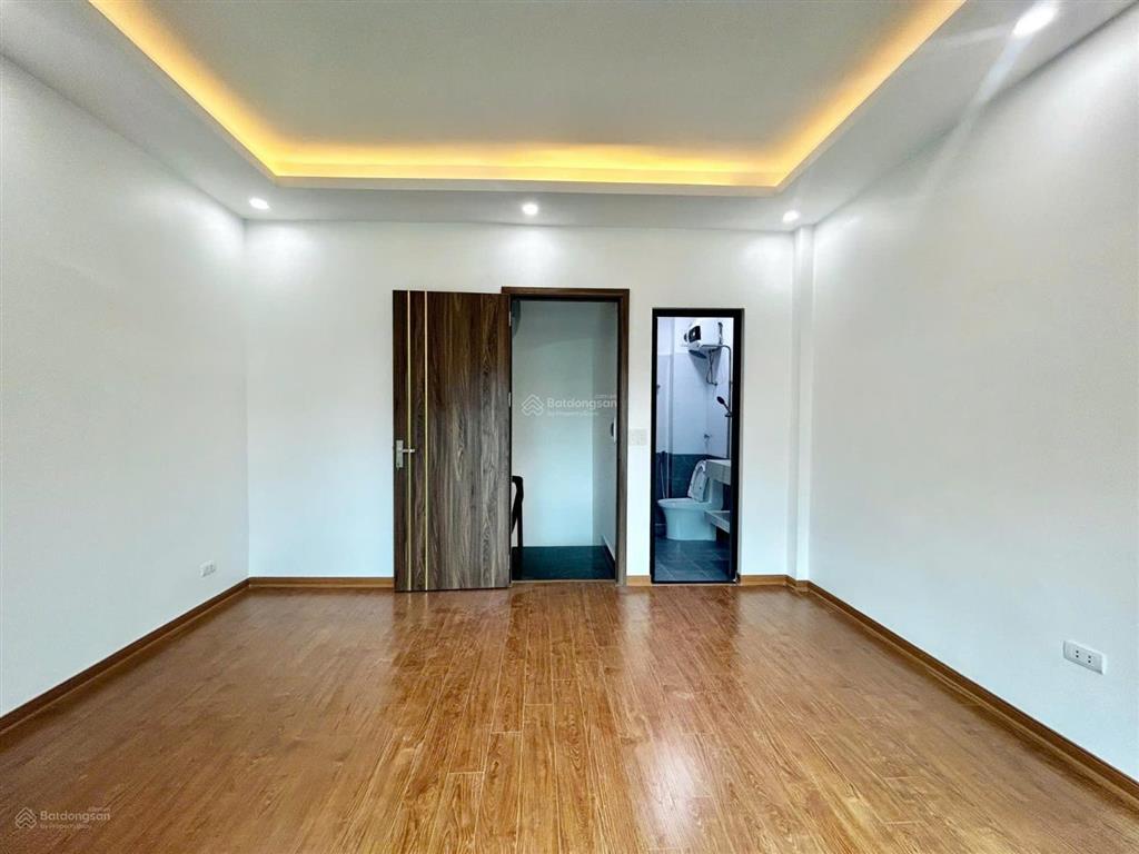 Nhà 5 tầng bắc từ liêm  ngõ thoáng, gần phố  ở cực tiện