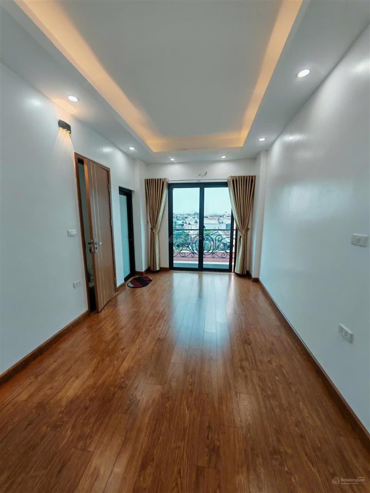 Nhà 6 tầng thang máy  ô tô đỗ cửa  full nội thất  ngõ thông