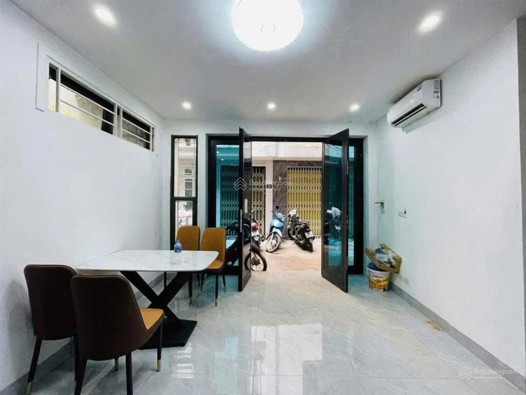 Yên hòa  lô góc 3 thoáng  sân rộng