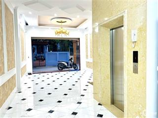 Bán gấp nhà hồ ba mẫu  40m2  5 tầng  cách phố 50m  gần hồ  thang máy  dt 18tr/th  0336 236 ***