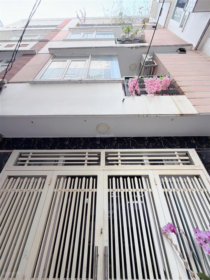 Nhà đường phan đăng lưu, phú nhuận ngang lớn 5m 4 tầng hẻm đẹp, dt 37,5m2. giá chỉ 8 tỷ