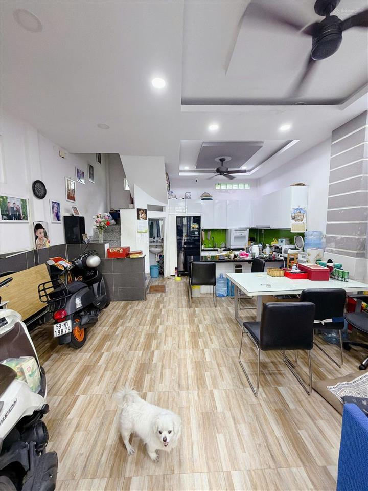 Nhà đường phan đăng lưu, phú nhuận ngang lớn 5m 4 tầng hẻm đẹp, dt 37,5m2. giá chỉ 8 tỷ