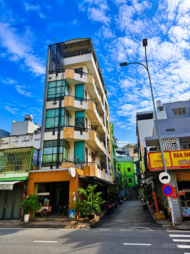 Bán tòa nhà mt đào duy anh, p.9, phú nhuận 4x16 (64m) 5 tầng căn góc vị trí đẹp giá 23,5 tỷ