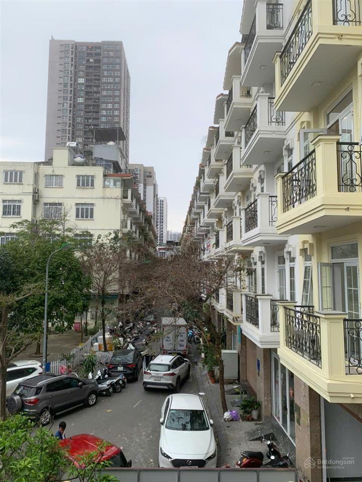 Liền kề hiếm có tại 96 nguyễn huy tưởng  thanh xuân, dt 65m2 x 6 tầng thang máy.  0988 138 ***