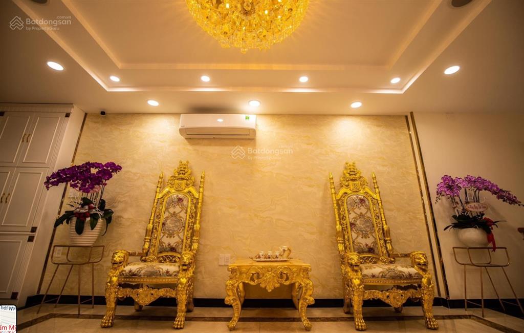 Bán gấp mt phan văn hớn, quận 12, dt 4,1x30m, kc 7 tầng có hầm & thang máy + hđt 70tr/th