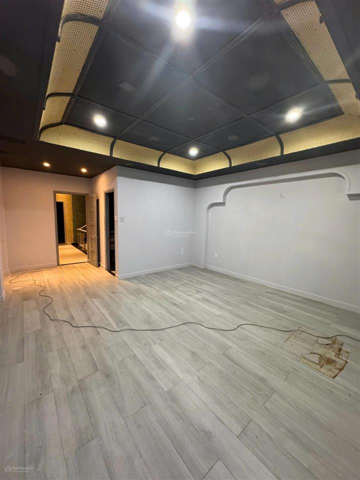 Mt trần thị nghỉ, thuộc kdc cityland gò vấp, 5x20m, 400m², 5 tầng, 7pn, kd đẹp, giá thuê 45tr/th