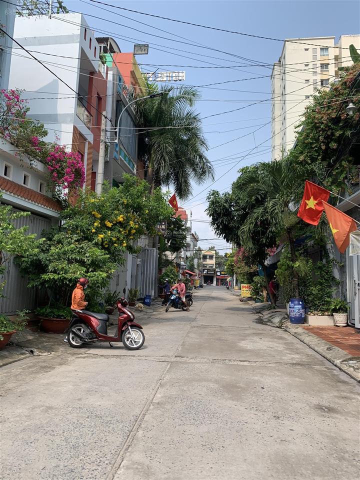 Còn 1 lô đất hiếm có dt 5x18m, kdc phú nhuận đường 10m thông chỉ 5.99 tỷ