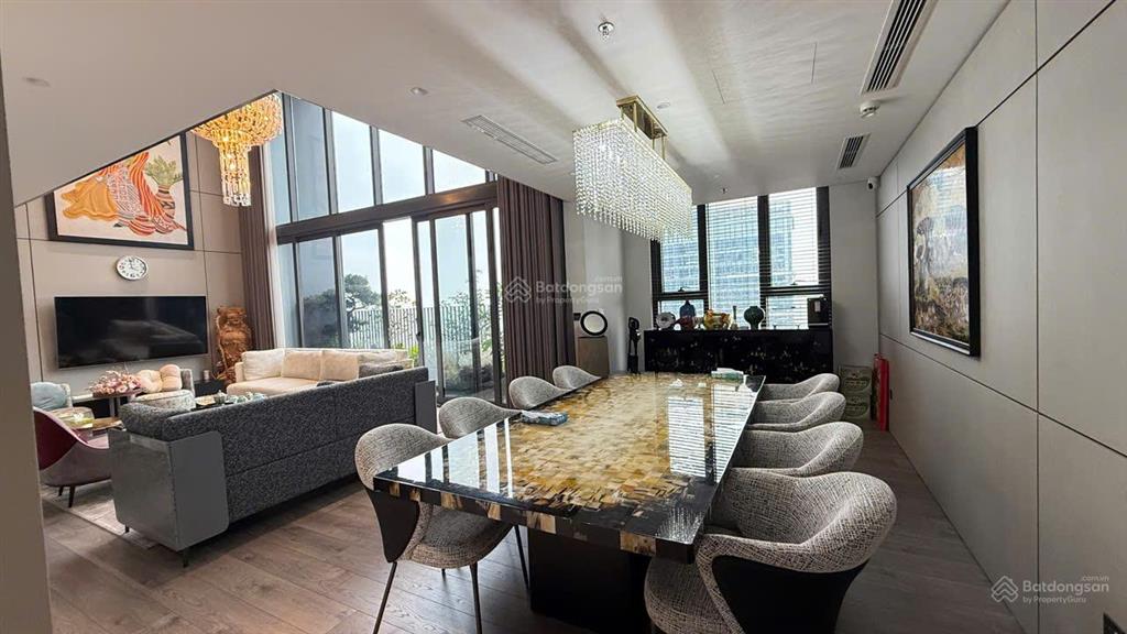 Hàng hiếm tại tây hồ cho thuê căn hộ pentstudio 1pn, 76m2, full option, có slot oto, view hồ tây