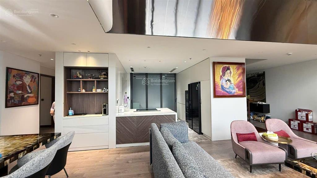 Hàng hiếm tại tây hồ cho thuê căn hộ pentstudio 1pn, 76m2, full option, có slot oto, view hồ tây