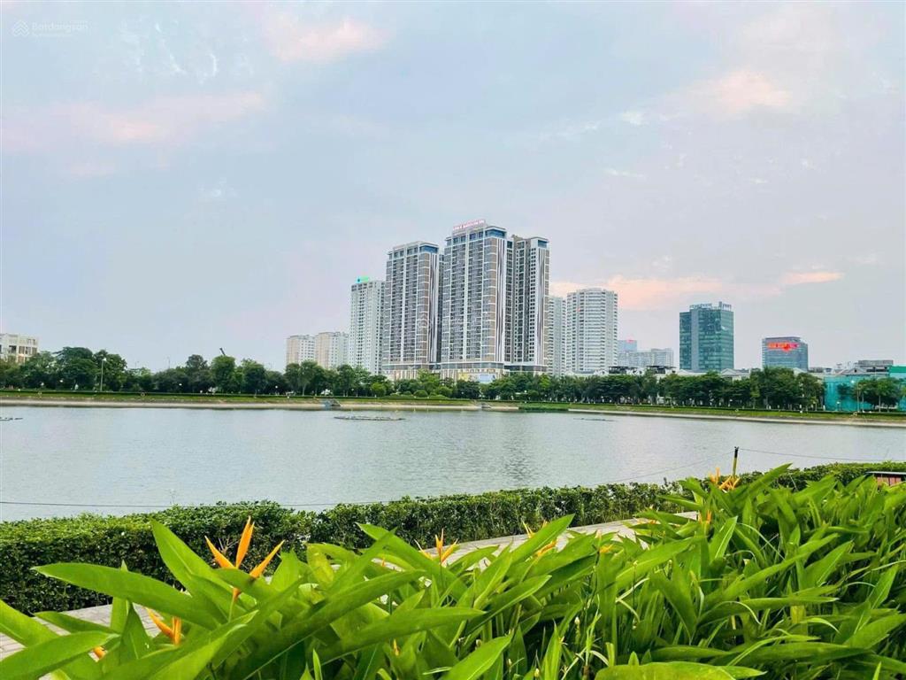 Em chính chủ cần bán gấp chung cư 6th element 2pn 2vs, 83m2. giá 9 tỷ, sẵn sổ và slot ô tô