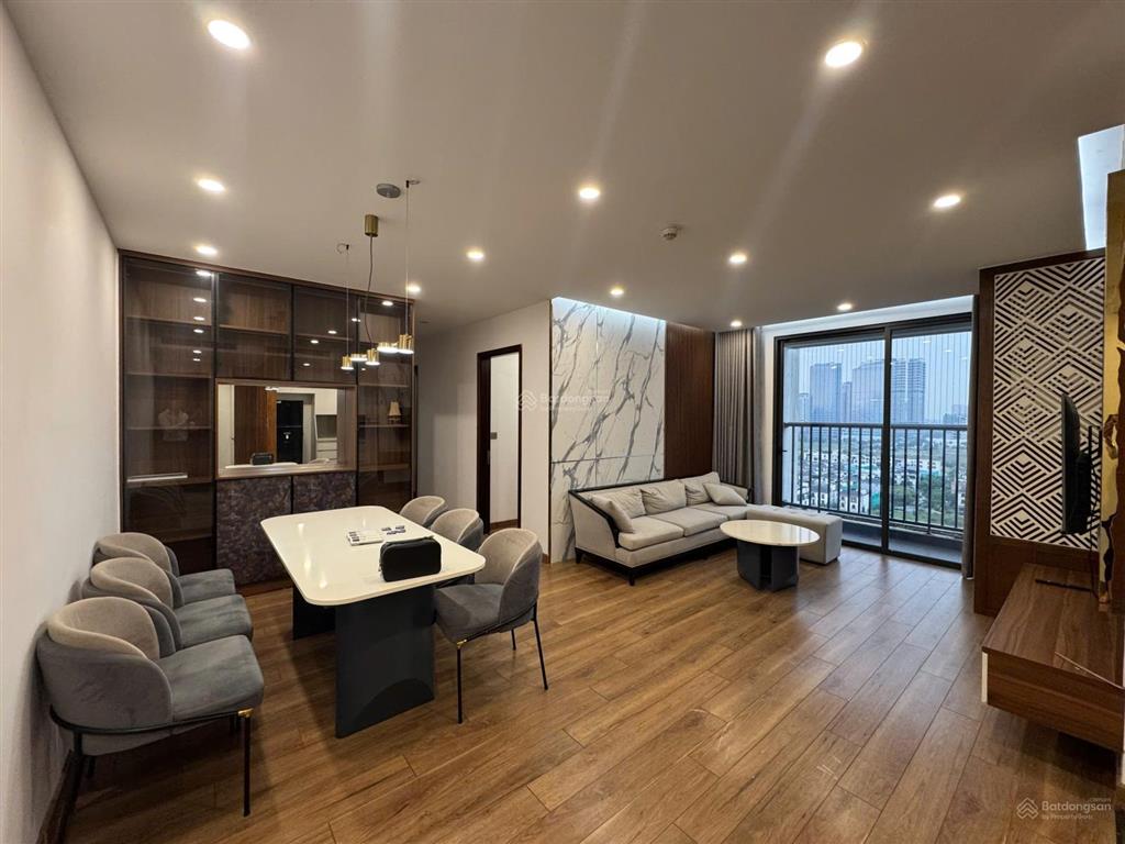 Chính chủ gửi! cho thuê gấp căn 3pn 6th element tây hồ, cơ bản/full đồ, vào luôn, có slot ô tô
