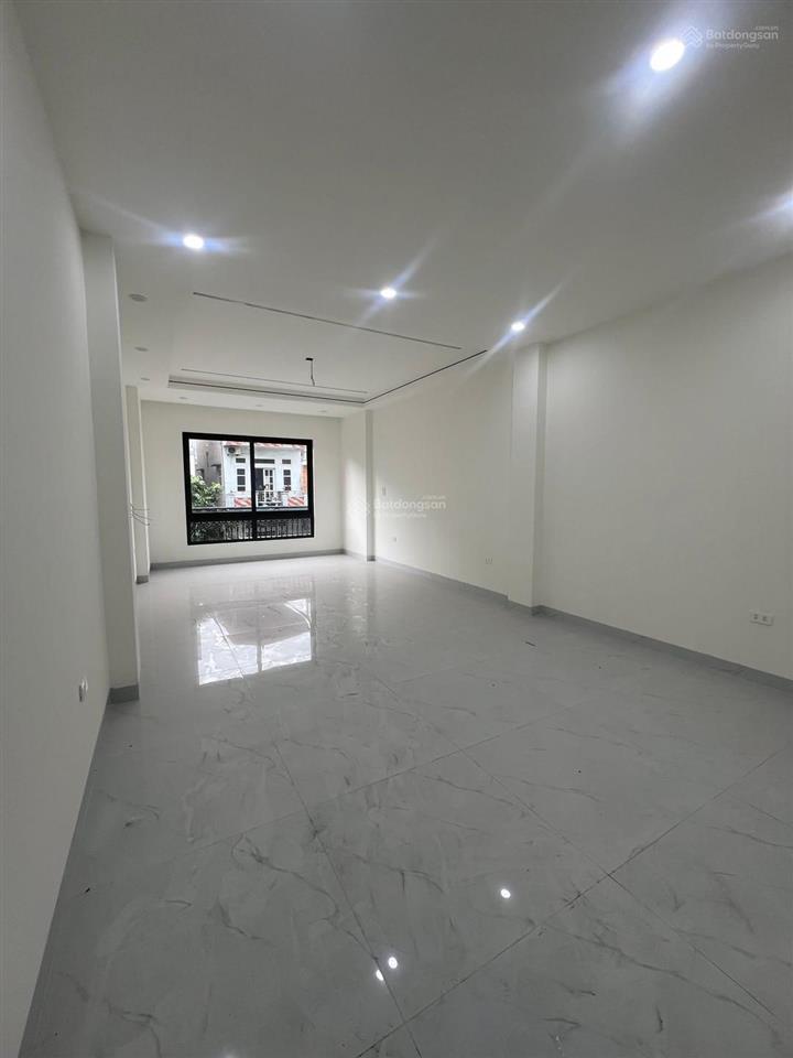 Nhà 7 tầng thang máy kiến hưng đa sỹ thiết kế hiện đại ở sướng đỉnh