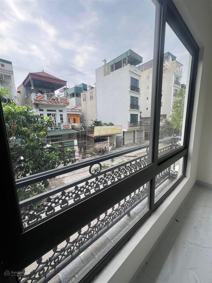 Nhà 7 tầng thang máy kiến hưng đa sỹ thiết kế hiện đại ở sướng đỉnh