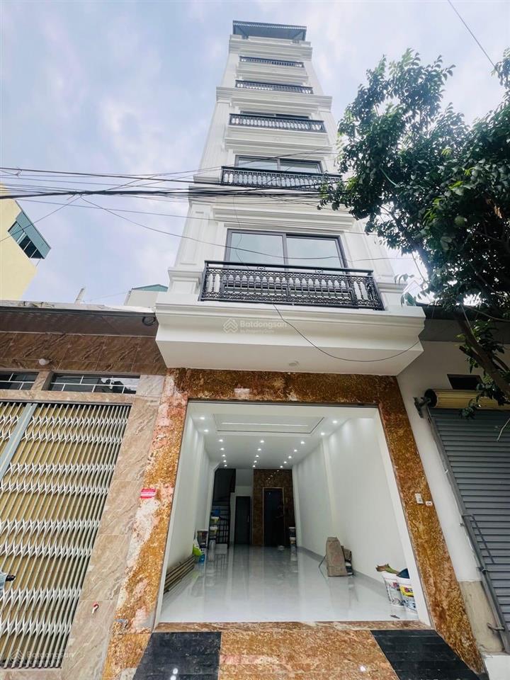 Nhà 7 tầng thang máy kiến hưng đa sỹ thiết kế hiện đại ở sướng đỉnh