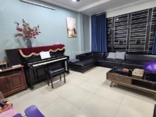 Bán nhà lk cổng đồng la khê  hà đông.
ô tô vào nhà, khu phân lô dân trí cao nhà đẹp ở ngay!
