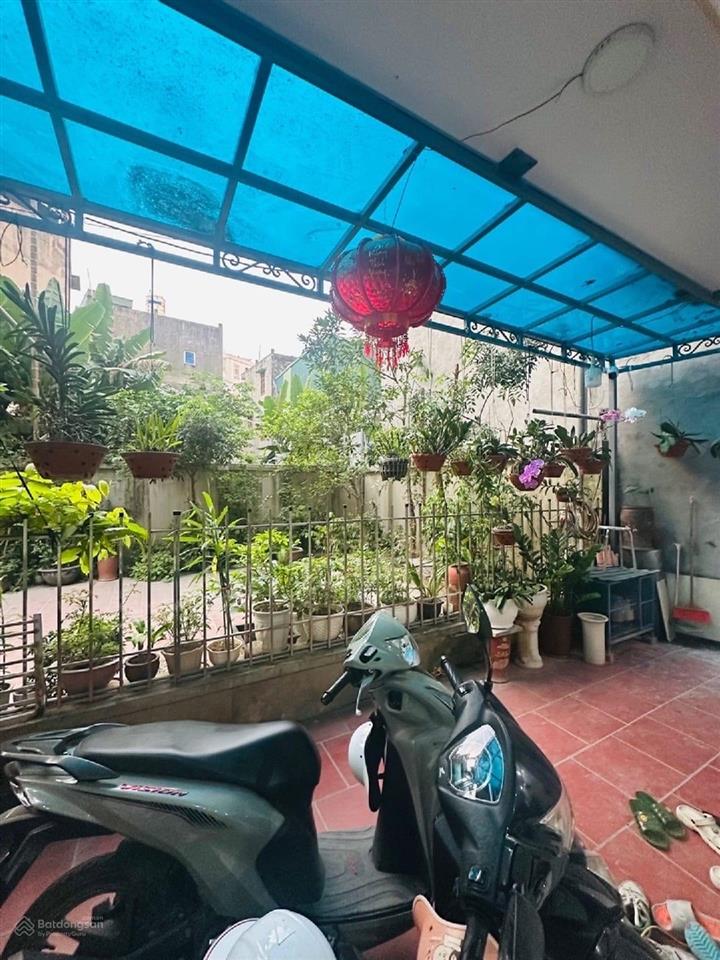 Hà trì 4  căn góc 2 thoáng  nhà mới 5 tầng  trước nhà thoáng vĩnh viễn  sổ nở hậu.