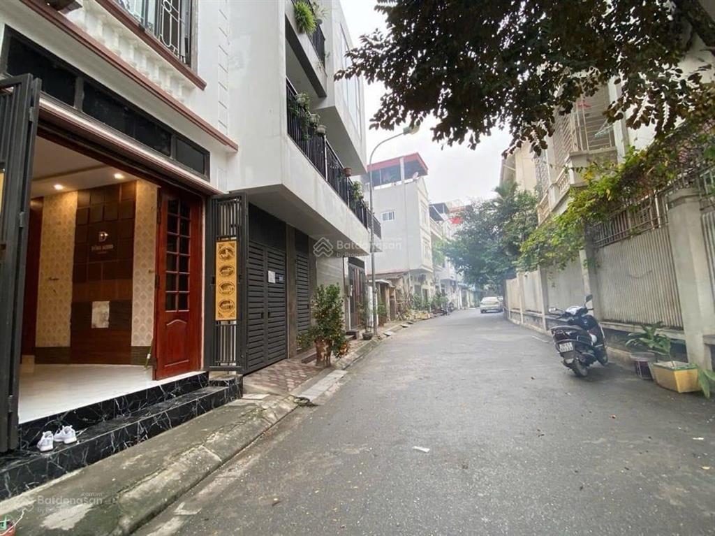 Hiếm có khó tìm  mặt phố nguyễn văn trỗi hà đông  kinh doanh đỉnh  vỉa hè đá bóng