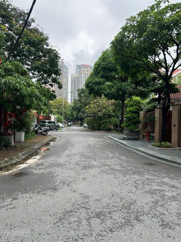 Hiếm có khó tìm  mặt phố nguyễn văn trỗi hà đông  kinh doanh đỉnh  vỉa hè đá bóng
