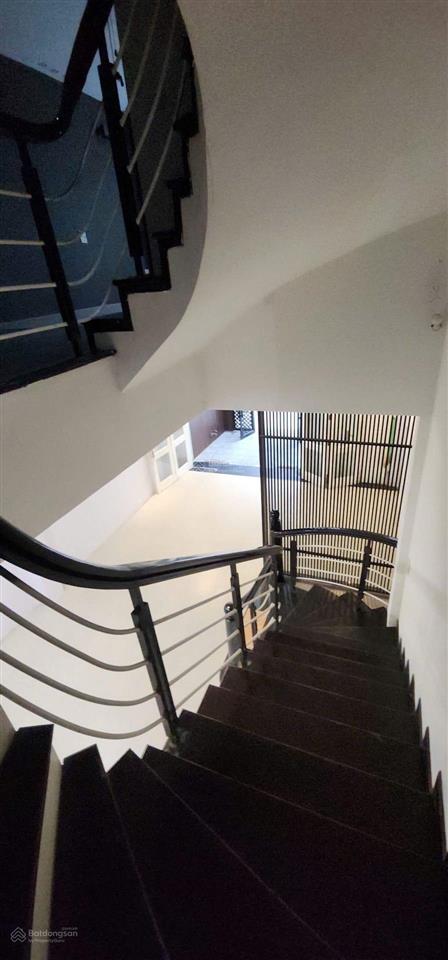 Super phẩm liền kề kđt văn khê  gara 2 ô tô  nội thất xịn  sân trước khe thoáng sau  82.5m x 5