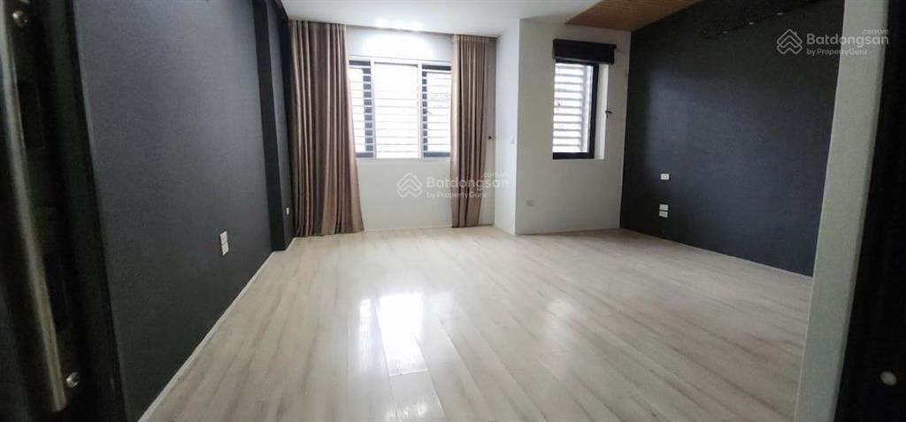 Super phẩm liền kề kđt văn khê  gara 2 ô tô  nội thất xịn  sân trước khe thoáng sau  82.5m x 5