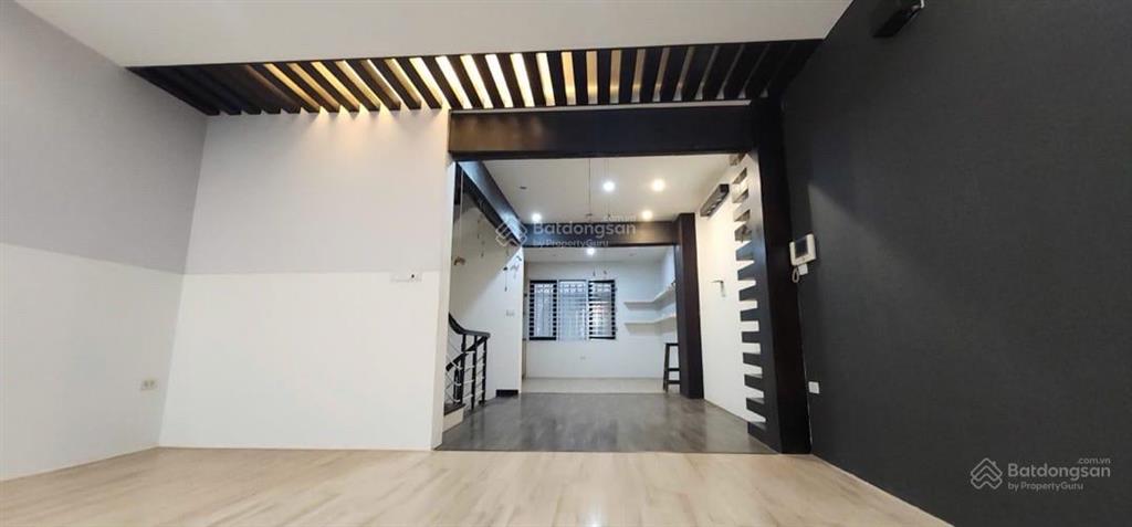 Super phẩm liền kề kđt văn khê  gara 2 ô tô  nội thất xịn  sân trước khe thoáng sau  82.5m x 5