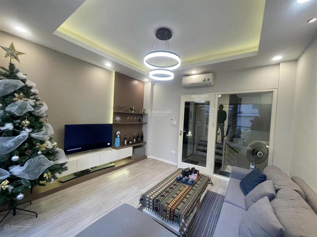 Bán nhà kim giangđại kim 50m2 x5t,mới,đẹp,ngõ 4m,thoáng,giá 9.68 tỷ