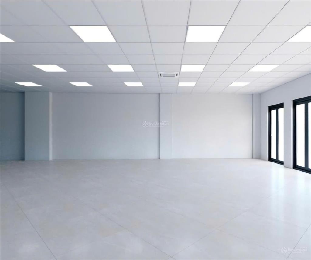 Hot văn phòng view hồ 3 mẫu ô đồng lầm có hầm xe + thang máy diện tích 150m²