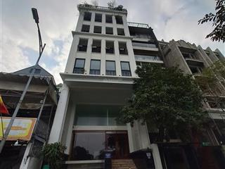 Hot văn phòng view hồ 3 mẫu ô đồng lầm có hầm xe + thang máy diện tích 80  160m²